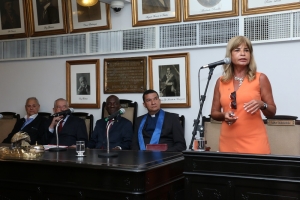 Da esq. para a dir., Reinaldo Silveira, Geraldo Arruda, Joidá Gomes Ferreira, Enoque Rafael e, na tribuna, Rita Cortez