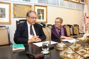 O desembargador Federal André Fontes e a presidente da Comissão de Filosofia do Direito, Maria Lucia Gyrão