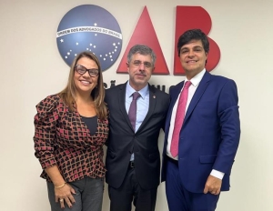Da esq. para a dir., Luciana Barcellos Slosbergas, Sydney Sanches e Leonardo Sica