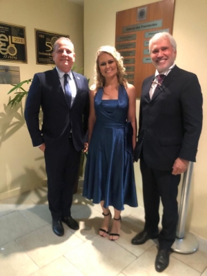 Da esq. para a dir., Tercio Cesar de Queiroz Filho, Roberta Rodrigues dos Reis Mendes e Carlos Eduardo Machado 