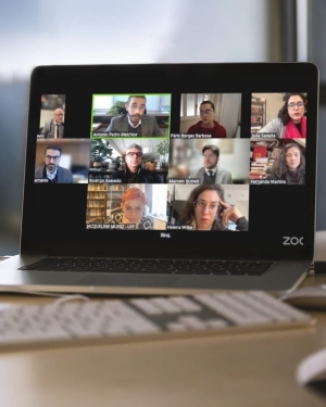  Da esq. para a dir., no alto, Flávio Pita, Antonio Pedro Melchior, Paris Borges Barbosa e Julia Sandália; no meio, Guilherme Carnelós, Rodrigo Azevedo, Marcelo Buttelli e Fernanda Martins; embaixo, Jacqueline Muniz e Helena Wilke