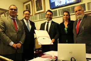 Da esq. para a dir., Jorge Rubem Folena, Arnon Velmovitsky, Francisco Egito, Adriana Guimarães e Armando de Souza