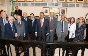 Da esq. para a dir, Bernardo Cabral, Theophilo de Azeredo Santos, Antonio Carlos Amorim, João Luiz Duboc Pinaud, Ricardo Cesar Pereira Lira, Técio Lins e Silva, Eduardo Seabra Fagundes, Celso da Silva Soares, Maria Adélia Campello Rodrigues Pereira e Ana Baeta.