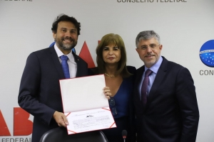 Da esq. para a dir., Paulo Nicholas de Freitas Nunes, Rita Cortez e Sydney Sanches