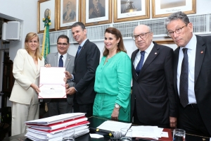 Da esq. para a dir., Ana Tereza Basílio, Agostinho Teixeira de Almeida Filho, André Gustavo Corrêa de Andrade, Adriana Brasil Guimarães, Sergio Tostes e Antonio Laért Vieira Junior