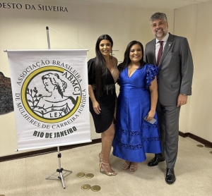 Da esq. para a dir., Rosana Juvêncio, Alessandra Santos e Sérgio Riera