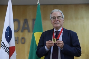 Carlos Roberto de Siqueira Castro