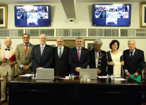 Da esq. para a dir., Roberto de Bastos Lellis, Jorge Rubem Folena, Carlos Roberto Schlesinger, Sergio Tostes, Sydney Sanches, Edmée da Conceição Cardoso, Lúcia Léa Guimarães Tavares e Carlos Alberto Provenciano Gallo