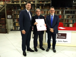 Da esq. para a dir., Leonardo Lamachia, José Alcebíades de Oliveira Junior  e Paulo Joel Bender Leal