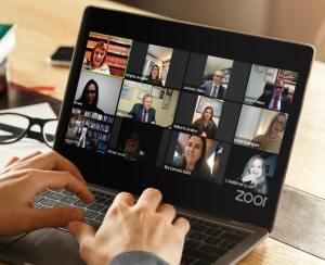 Da esq. para a dir., no alto, Ana Amélia Menna Barreto, Brígida Joaquina Charão Barcelos, Juvêncio Vasconcelos Viana e Jorge Rubem Folena; no meio, Vicky Bormann, Hélio Leitão, Roberta Fernandes Aveline e Kézia Rodrigues; embaixo, Paulo Fernando Pinheiro Machado, Josué de Sousa Lima, Carmela Grüne e Carmem Iris Parellada Nicolodi