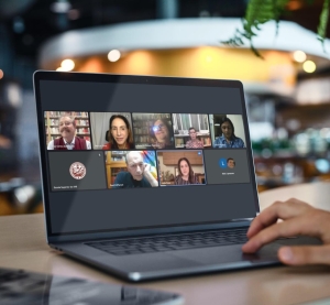 Da esq. para a dir., no alto, Juarez Cirino dos Santos, Marcia Dinis, Roberta Duboc Pedrinha, Vera Malaguti Batista e Edson Kayapó; embaixo, Eugenio Raúl Zaffaroni e Leila Pose Sanches