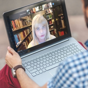 ‘Há uma enorme degradação das relações de trabalho’, afirma Rita Cortez, em palestra na UFC