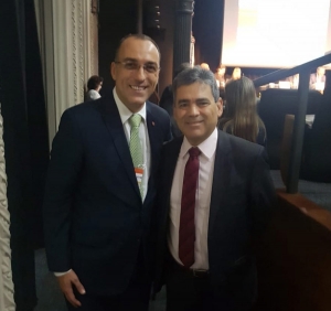 André Marques e o presidente do TRE-RJ, desembargador Carlos Santos de Oliveira