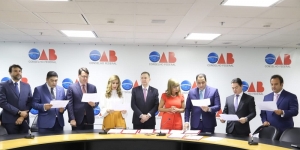 Da esq. para a dir., Paulo Nicholas de Freitas Nunes, Lindojon Geronimo Bezerra dos Santos, Francisco Queiroz Caputo Neto, Fernanda Marinela, Aniello Miranda Aufiero, Rita Cortez, José Alberto Ribeiro Simonetti Cabral, Ary Raghiant Neto e Anderson Prezia Franco